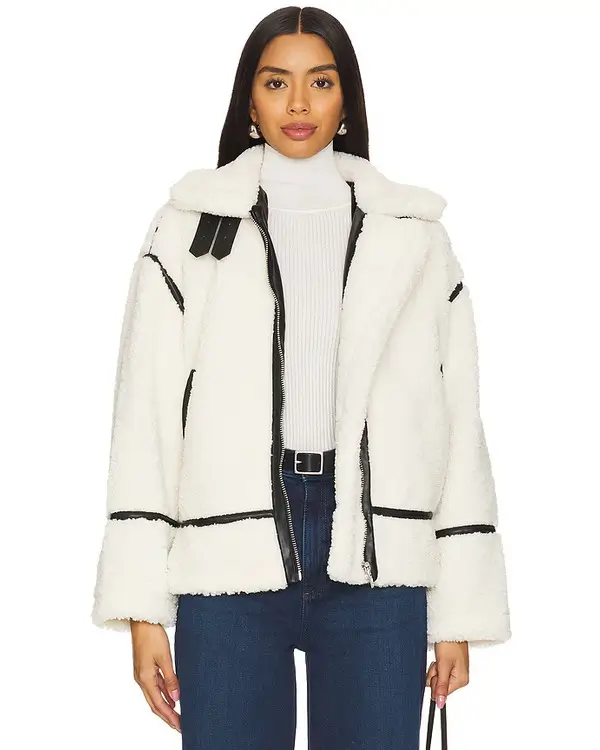 christina-hall-christina-in-the-country-s02-white-sherpa-jacket christina-hall-christina-in-the-country-s02-white-sherpa-jacket