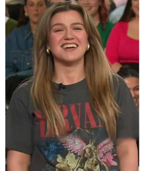 kelly-clarkson-graphic-tee