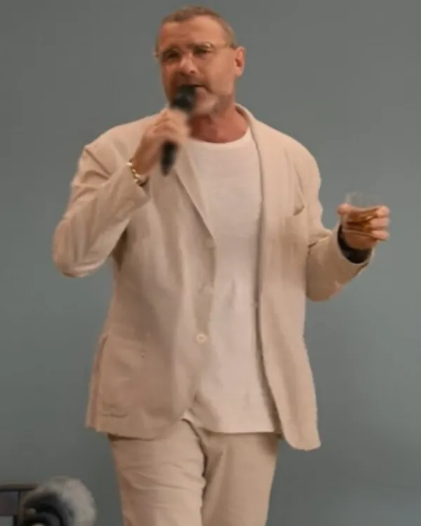 liev-schreiber-white-blazer-600x750