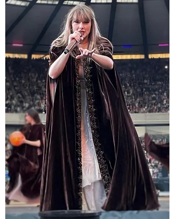 taylor-swift-alberta-ferretti-coat