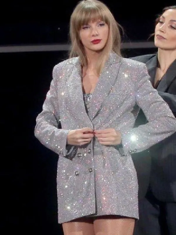 taylor-swift-silver-blazer