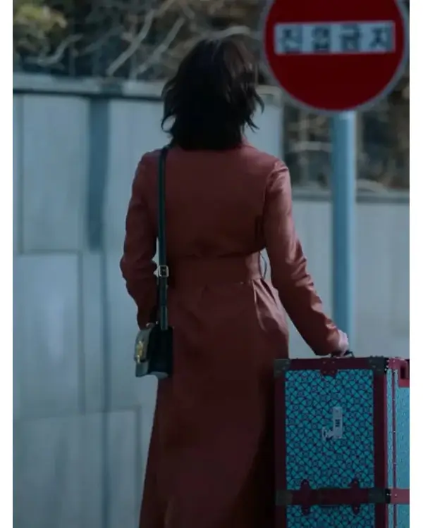 the-trunk-2024-seo-hyeon-jin-red-leather-trench-coat the-trunk-2024-seo-hyeon-jin-red-leather-trench-coat