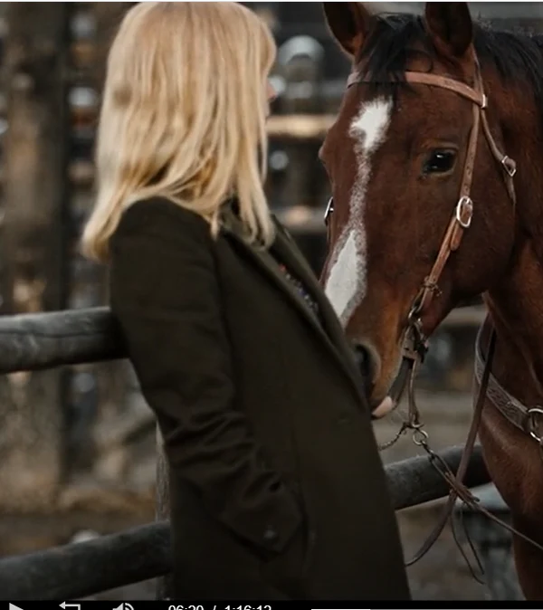 tv-series-yellowstone-kelly-reilly-green-trench-coat tv-series-yellowstone-kelly-reilly-green-trench-coat